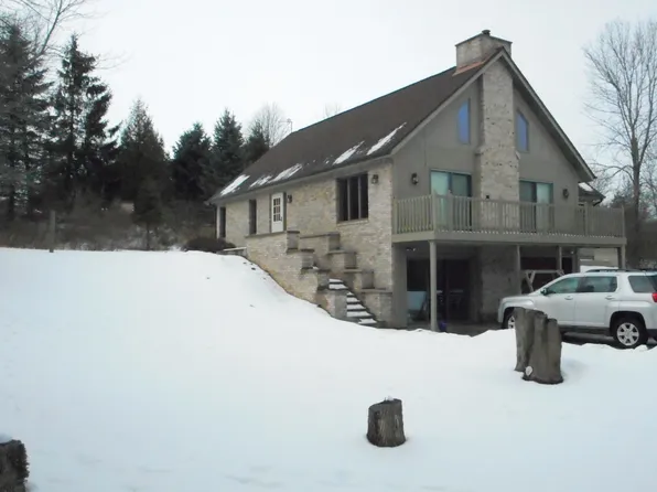 200 Silver Beach Rd, Cedar Grove, WI 53013
