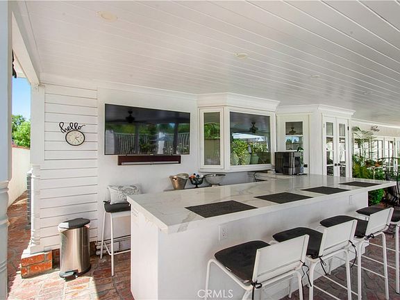 5th image of 1736 Peacock Ln