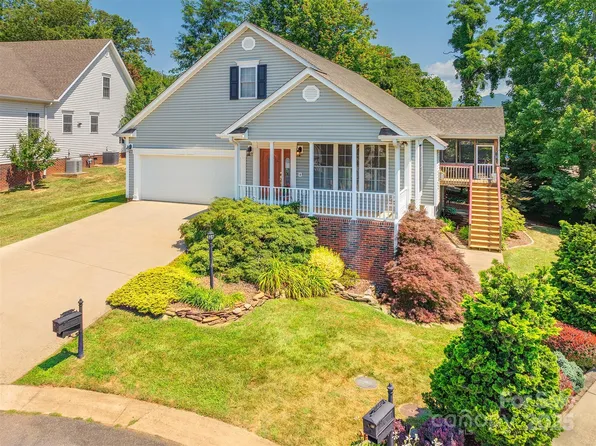 25 Flowering Cherry Dr, Asheville, NC 28805