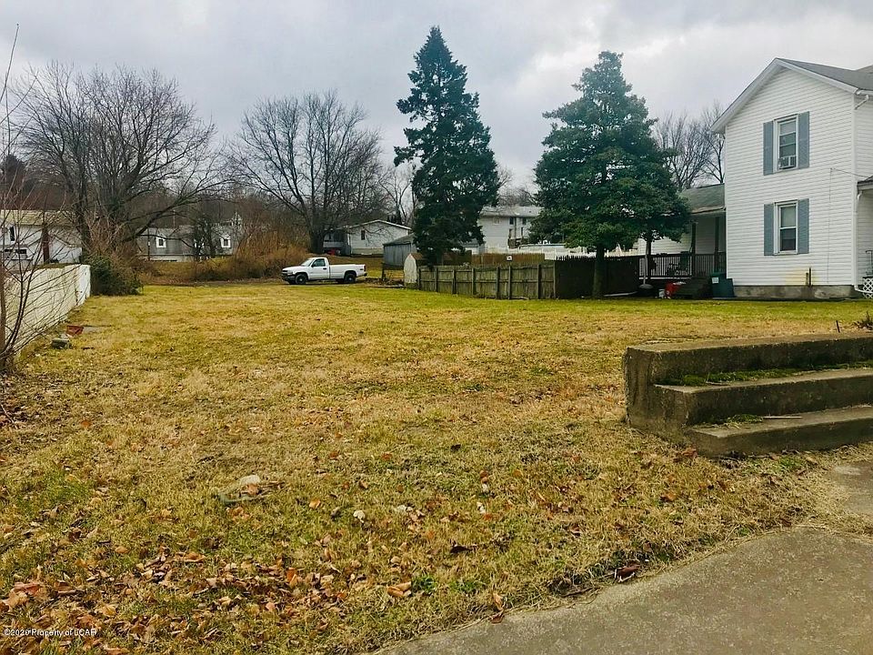 2nd image of 34 Main St