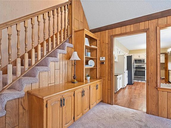 4th image of 500 N Clayview Dr