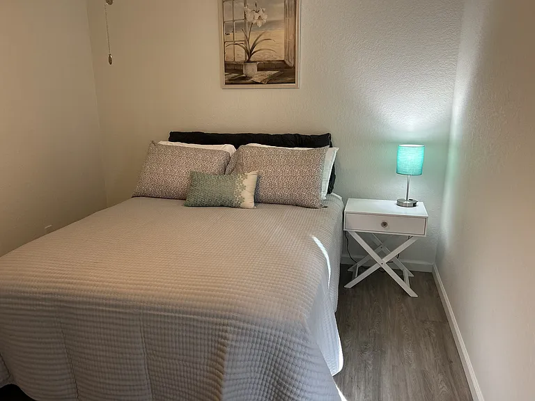 Bedroom 2 Queen Size Bed - pool view