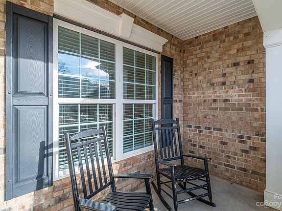 3rd image of 624 Rosemore Pl