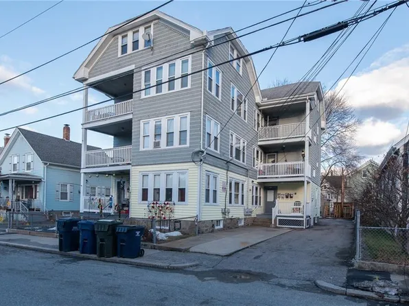 201-199 4th Ave, Woonsocket, RI 02895