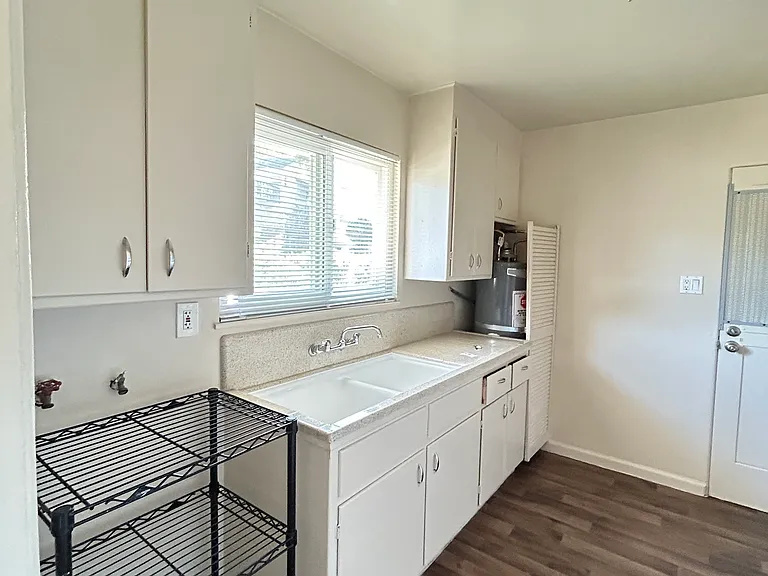1362 Ulfinian Way #1362 — Photo 7
