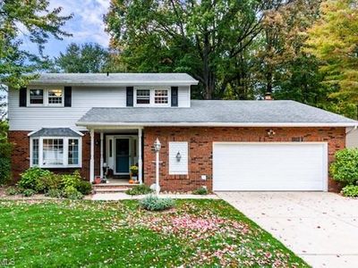 15288 Hemlock Ln, Middleburg Heights, OH, 44130