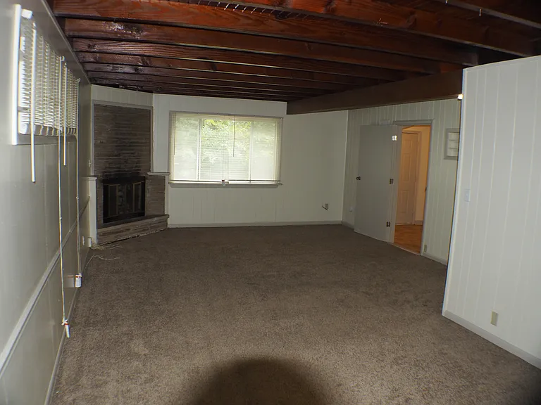 3135 E Glen Oaks Dr — Photo 6