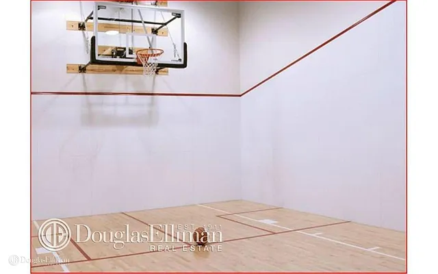 Rented by Douglas Elliman | media 29