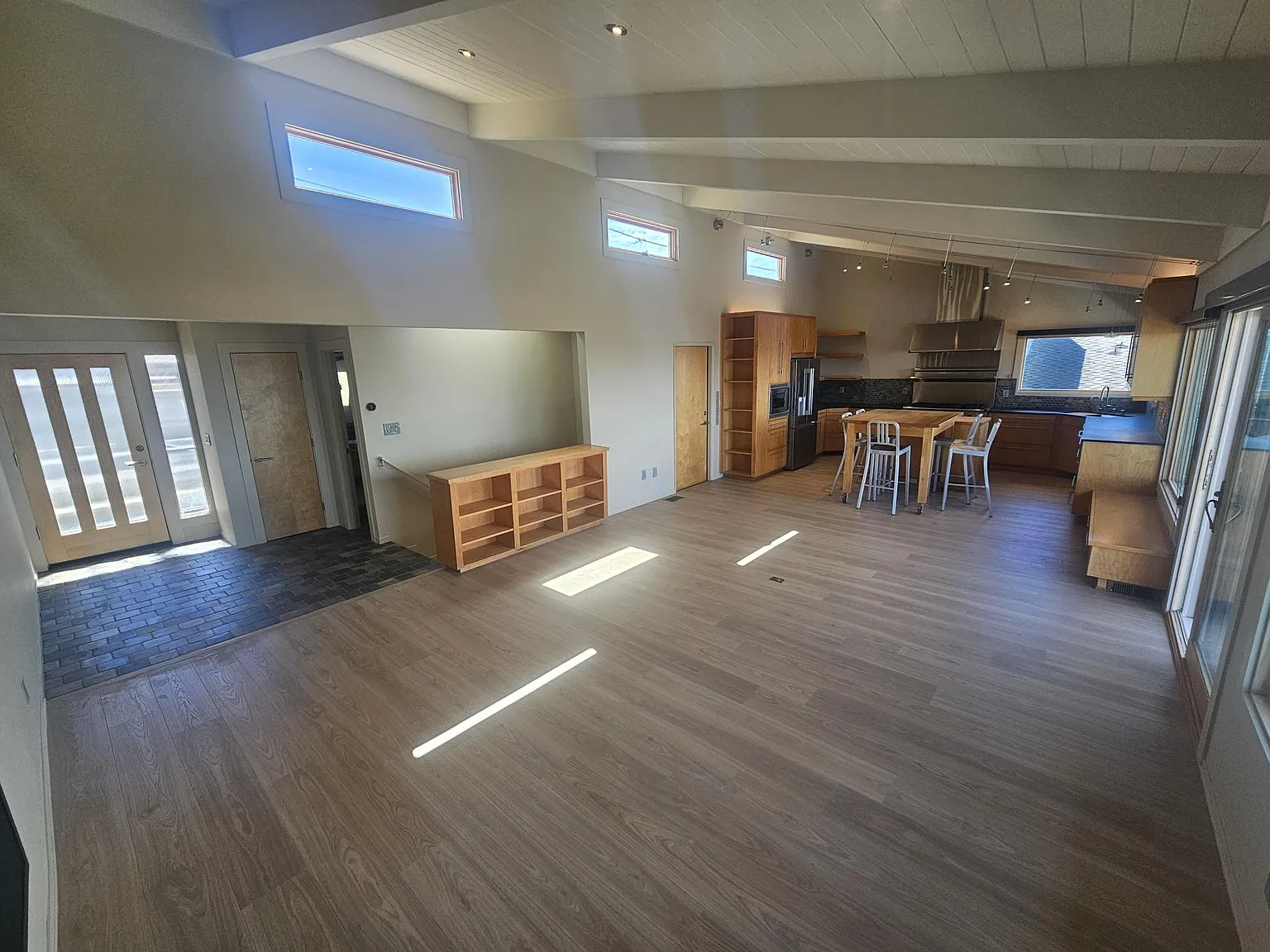 2 bed, 2265 sqft, $4,250 — Photo 4