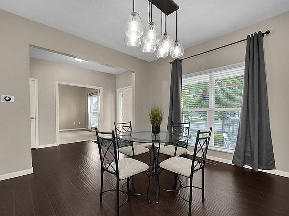 4th image of 202 Minton Dr