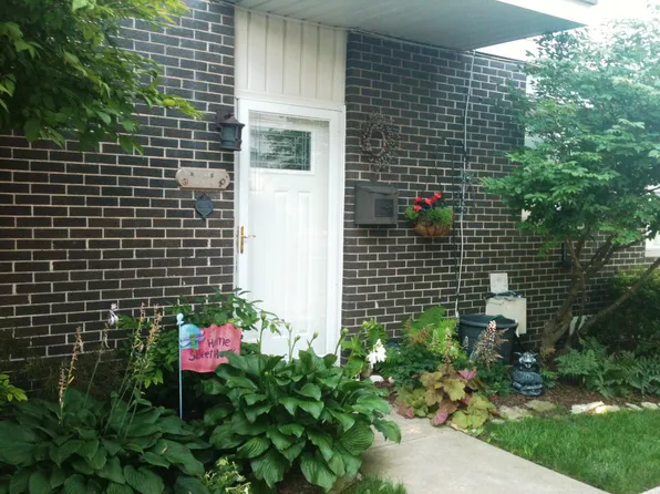 10437 S Austin Ave #D, Oak Lawn, IL 60453