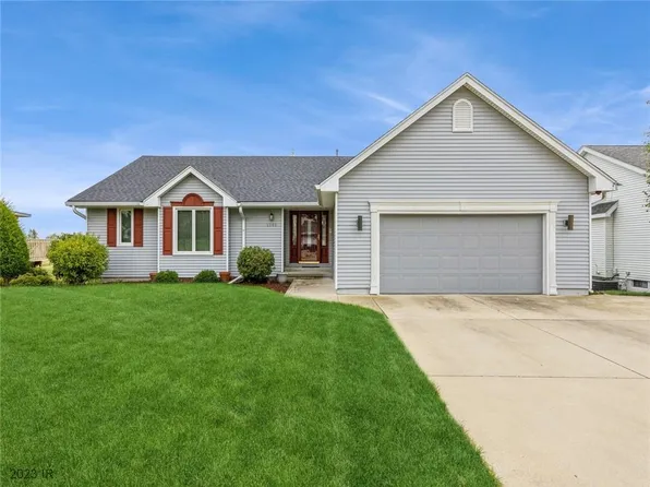 2555 E Leach Ave, Des Moines, IA 50320