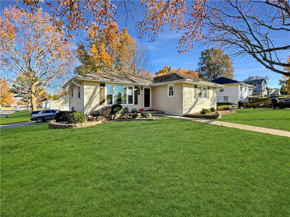 3101 Spruce St, Higginsville, MO 64037