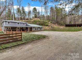 692 Felmet Rd, Flat Rock, NC 28731