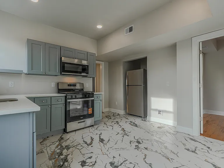 882 S 14th St #2 — Photo 15