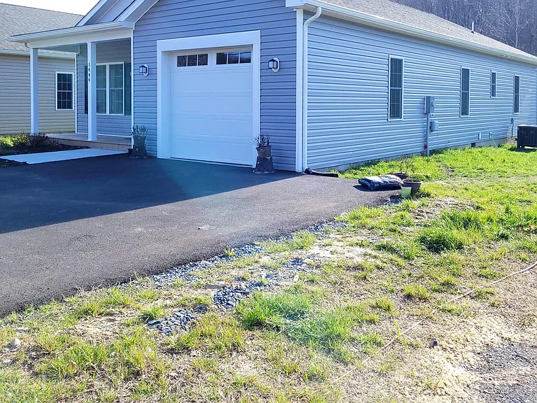 1446 E Main St — Photo 23