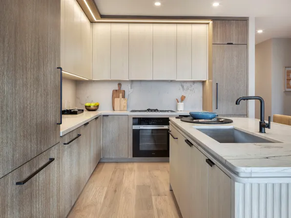 249 East 62nd Street 19A image 3 of 20