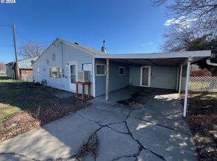10101 E 2nd St, Island City, OR 97850