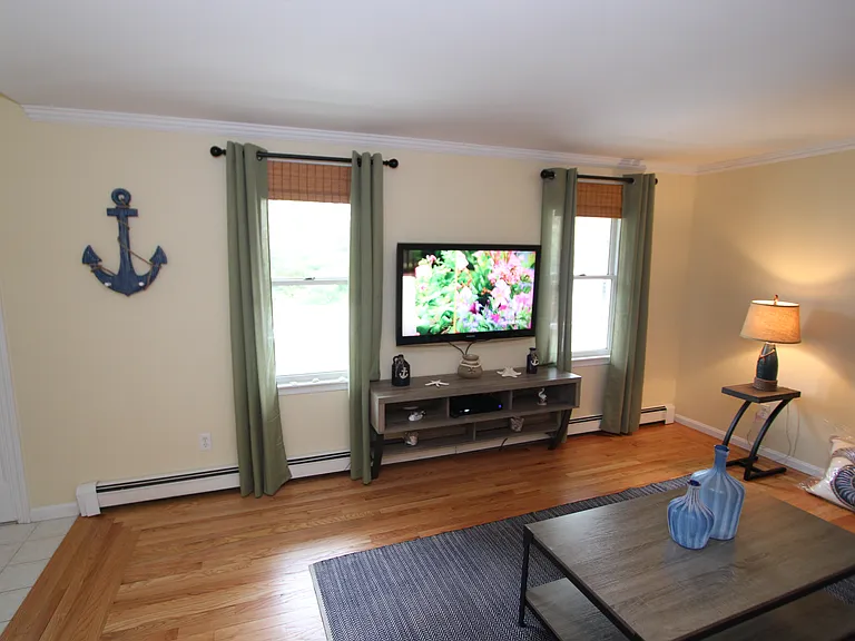 72 Bay Rd — Photo 5