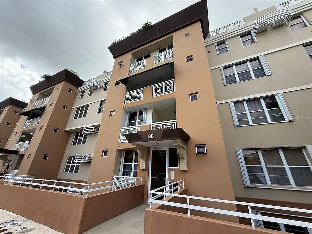3 bed, 2.0 bath, 1305 sqft, $2,900 — Photo 1