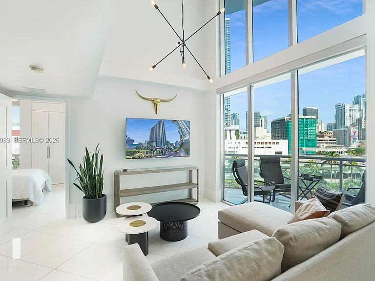 350 S Miami Ave #713 — Photo 2