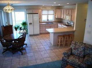 25 Spring Pond Cir, York, ME 03909