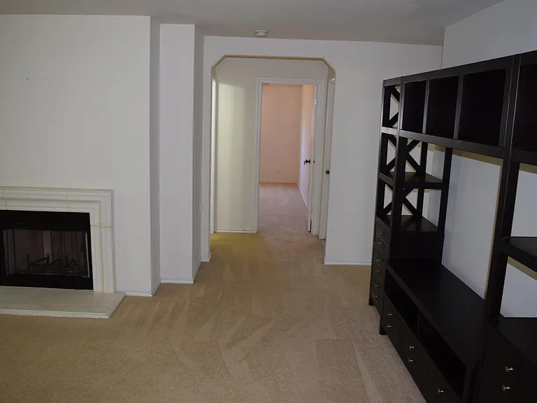 2122 Creek Knl — Photo 6