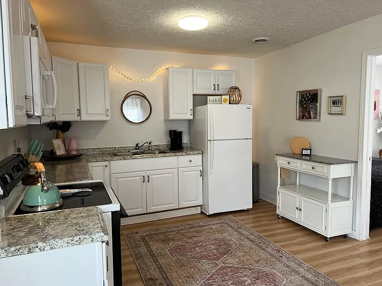 5520 Summit Ave #3 — Photo 5