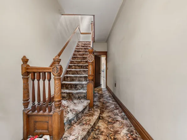 977 52nd Street image 2 of 21