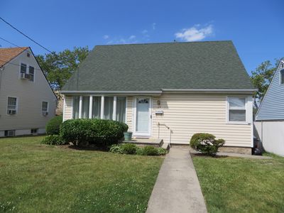 129 Champlain Ave, Staten Island, NY, 10306