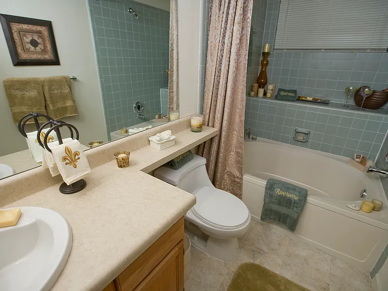 Riverview Villa Apartments — Photo 9