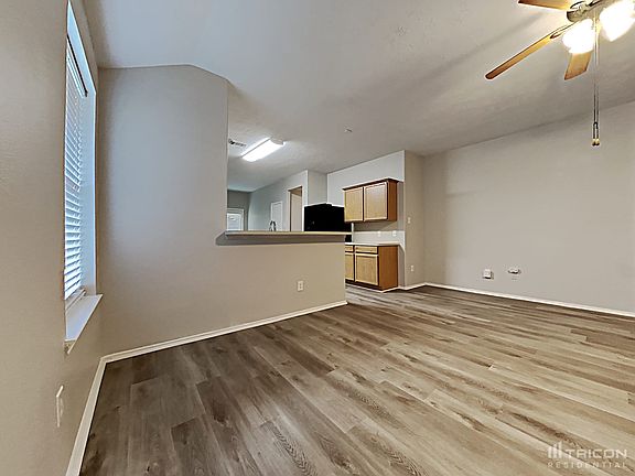 4th image of 19830 Whispering Hollow Ln