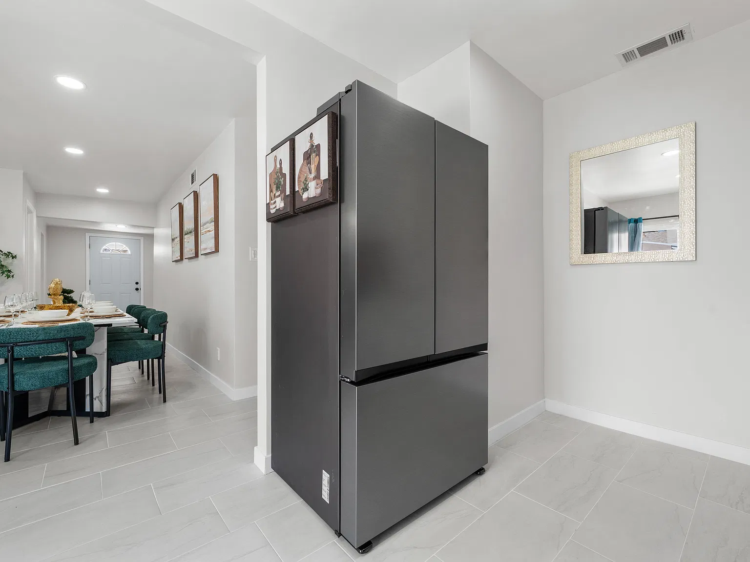 4 bed, 2000 sqft, $5,900 — Photo 3