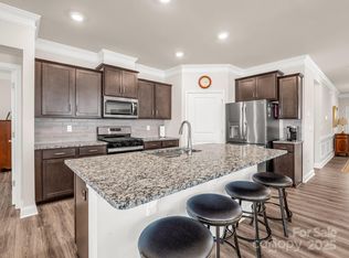 134 Fox Cove Rd, Hendersonville, NC 28792