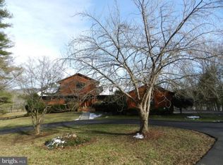 6891 Wilson Rd, Marshall, VA 20115