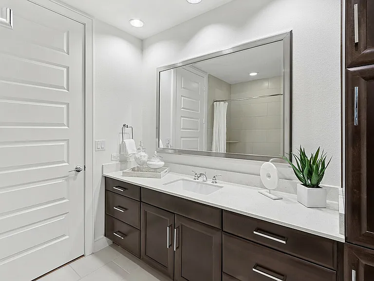 Spacious Bathroom