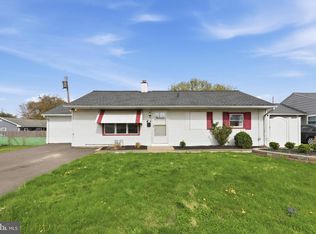284 N Olds Blvd, Fairless Hills, PA 19030