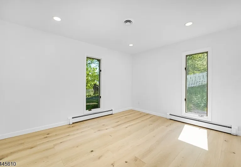306 Warrenville Rd — Photo 25