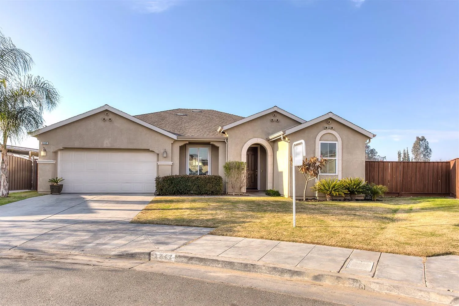 5242 W Cotton Ave photo 1