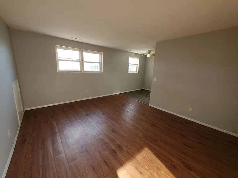 620 W 63rd St — Photo 3