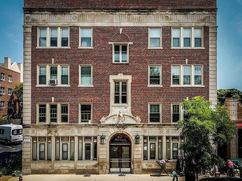 1311 Chicago Avenue Apartments — Photo 1
