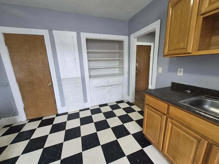 388-390 Woodland St #B3 — Photo 4