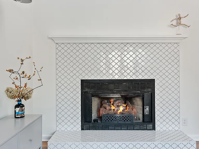141 N Garden Ct — Photo 6