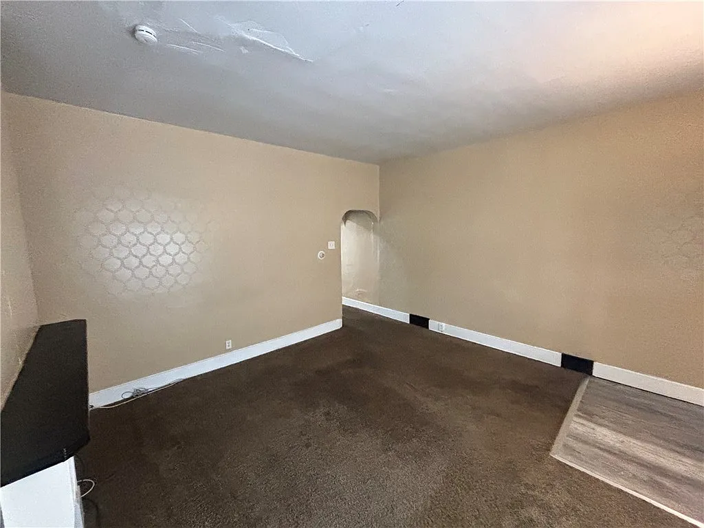3 bed, 1320 sqft, $1,175 — Photo 2