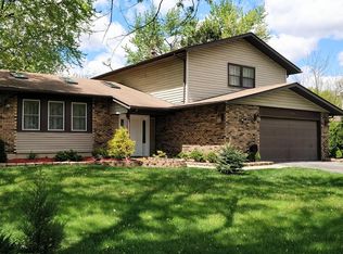 102 Friars Ct, Bolingbrook, IL 60440