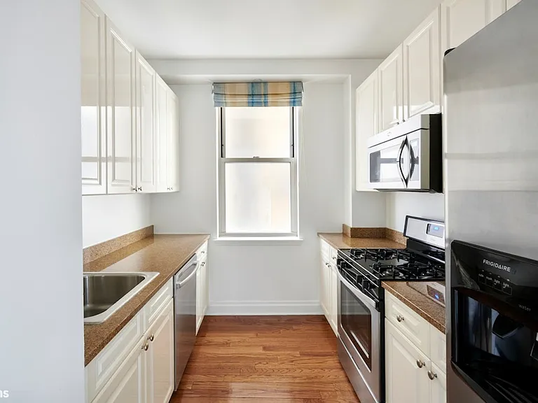 160 W 86th St #7B — Photo 9