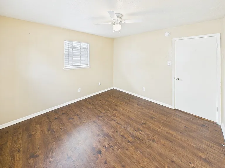 2411 Jaguar Dr #D — Photo 10