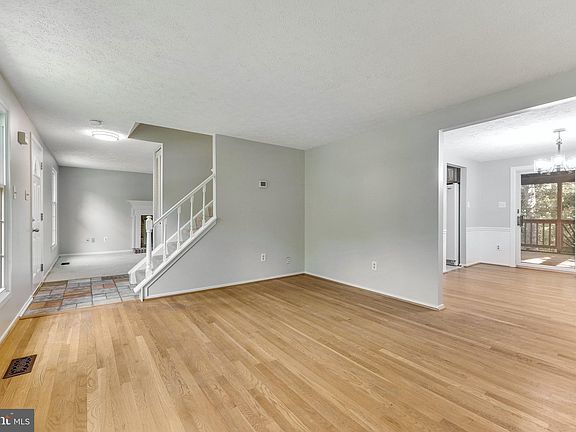 3rd image of 12856 Tewksbury Dr