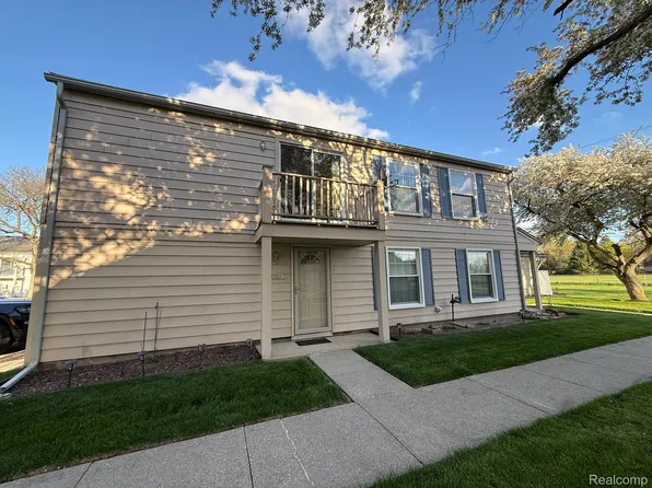 2761 Fox Hollow Ct, Lake Orion, MI 48360
