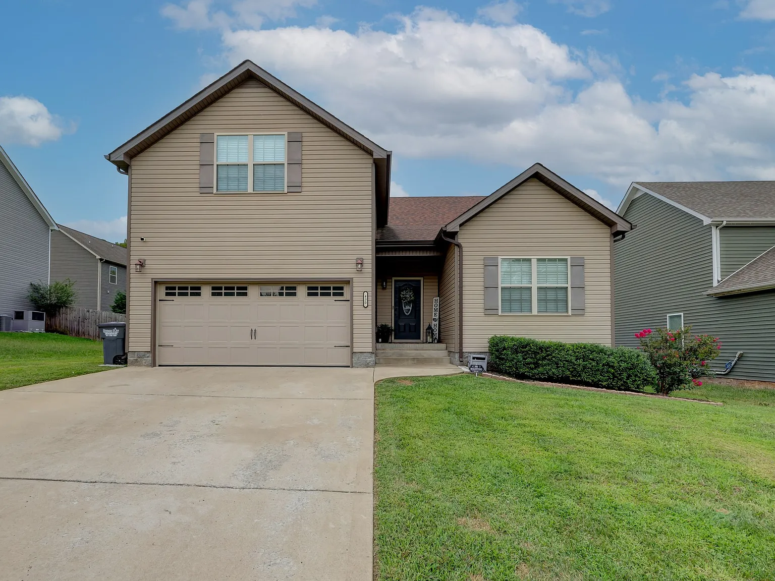 3 bed, 2.5 bath, 1806 sqft, $2,100 — Photo 1